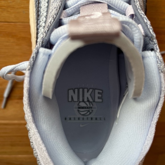 NEW Nike Women’s Cosmic Unity 3-Size 6.5-Gray/White/Ashen Slate - Picture 6 of 7